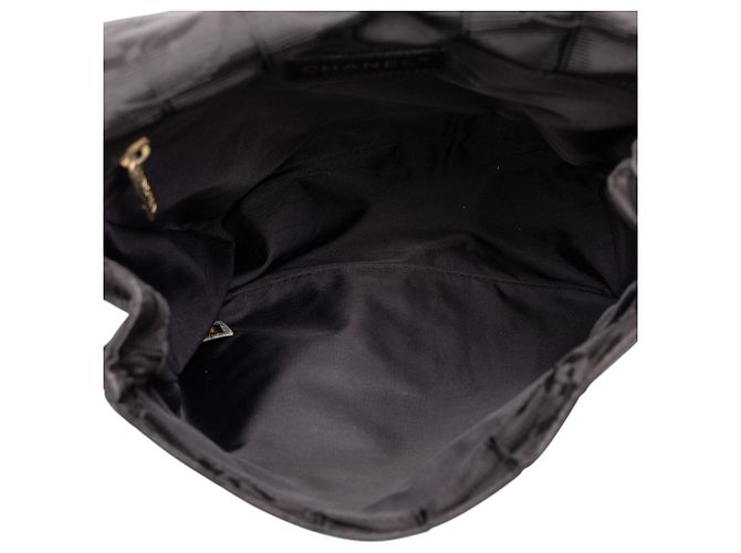 Borsa a tracolla Chanel New Travel Line in nylon nero - vista 4
