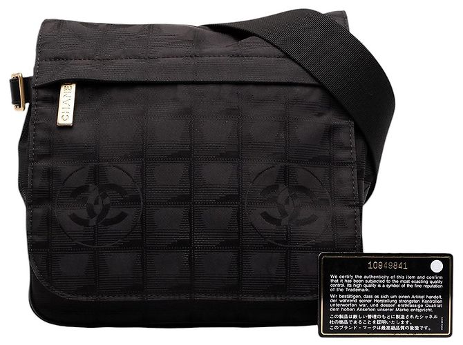Borsa a tracolla Chanel New Travel Line in nylon nero - vista 7