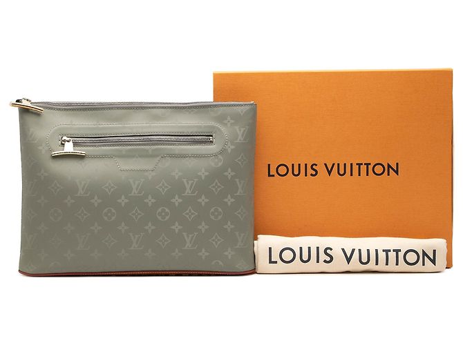 Bolso de mano Louis Vuitton Monogram Titanium Pochette Cosmos Gris - vista 7