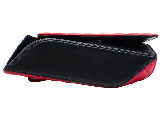 Chanel Fresh Air Clutch aus gestepptem Lammleder in Rot - Ansicht 3
