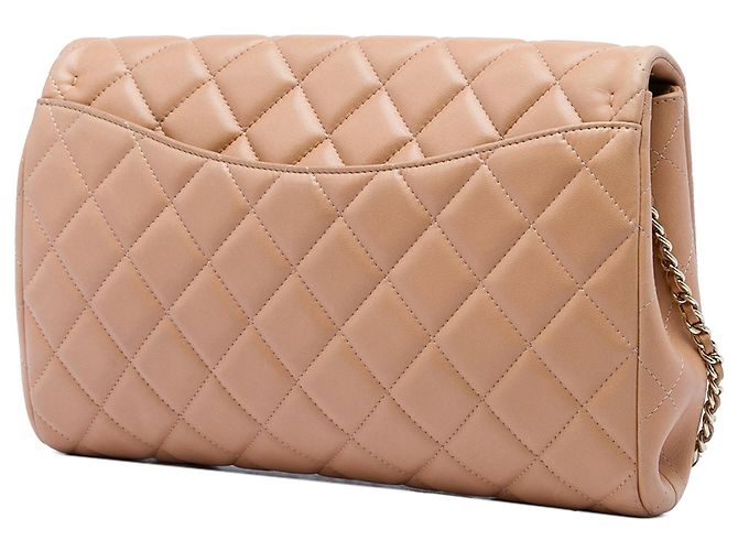 Clutch Chanel CC in pelle d'agnello trapuntata marrone con tracolla a catena - vista 2