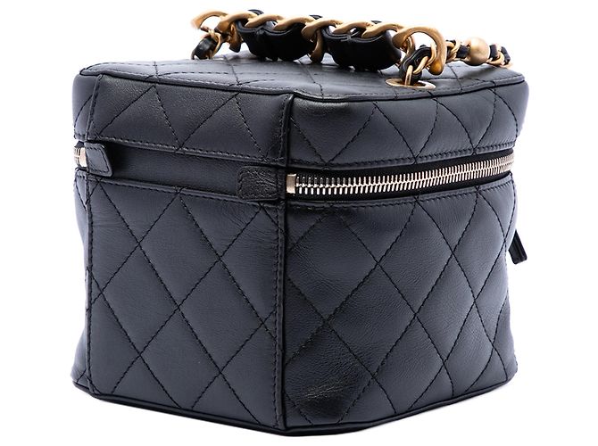 Piccola borsa vanity Chanel in pelle di vitello trapuntata nera con catena e borsa satchel Nero - vista 2