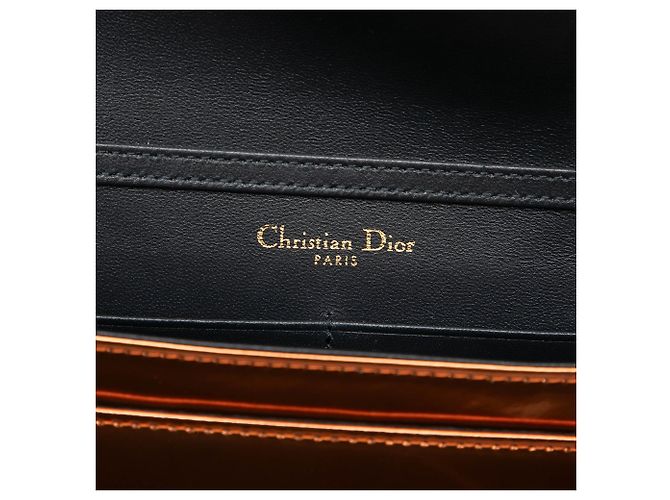 Borsa a tracolla Diorama Wallet on Chain in pelle verniciata metallizzata Microcannage Orange Dior Arancione - vista 5