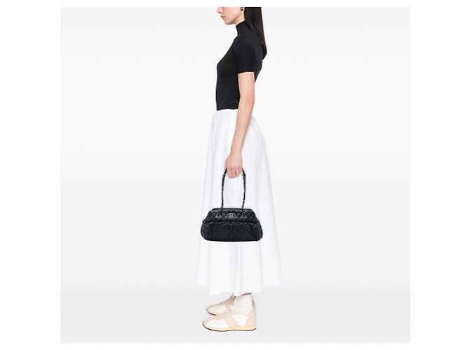 Bolso Bowling Chanel Chic Quilt de piel de becerro iridiscente acolchada negra Negro - vista 5