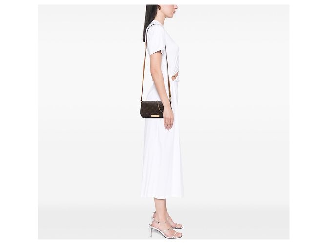 Bolso Louis Vuitton Monogram Favorite PM Marrón Castaño - vista 7