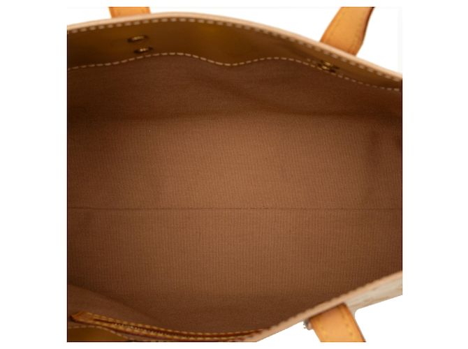 Bolsa Louis Vuitton Monogram Vernis Reade PM Bege - vista 4