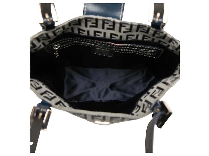 Bolso de hombro Fendi Zucchino Canvas Gris - vista 4