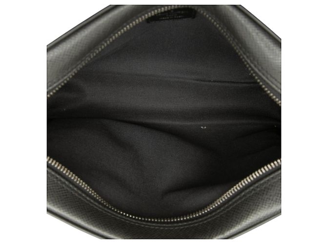 Borsa a pochette Louis Vuitton Taiga Pochette Kaluga Nera Nero - vista 4