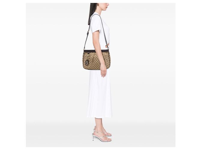 Borsa a tracolla Gucci GG Canvas Sukey beige - vista 6