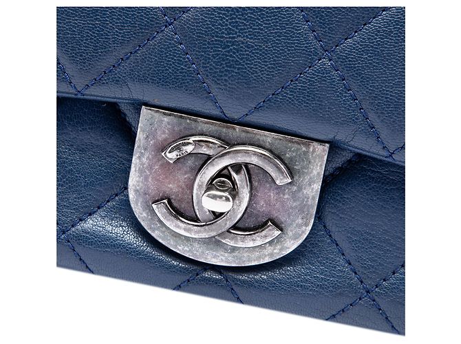 Chanel Large Quilted Satchel aus blauem Ziegenleder mit Taillenkette und doppeltem Tragegriff - Ansicht 5