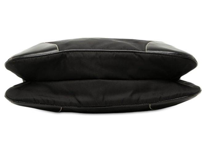 Bolsa Tiracolo Prada em Tessuto com Acabamento em Vitello Preta com Zíper Preto - vista 3