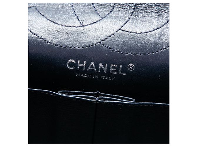 Borsa a tracolla Chanel Reissue 2.55 Double Flap 226 in pelle di vitello matelassé blu - vista 5