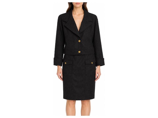Chanel, traje de lana gris con botones dorados - vista 5