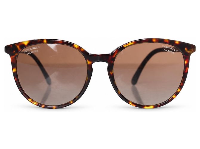 Chanel, Braune runde Schildpatt-Sonnenbrille mit Perle - Ansicht 2