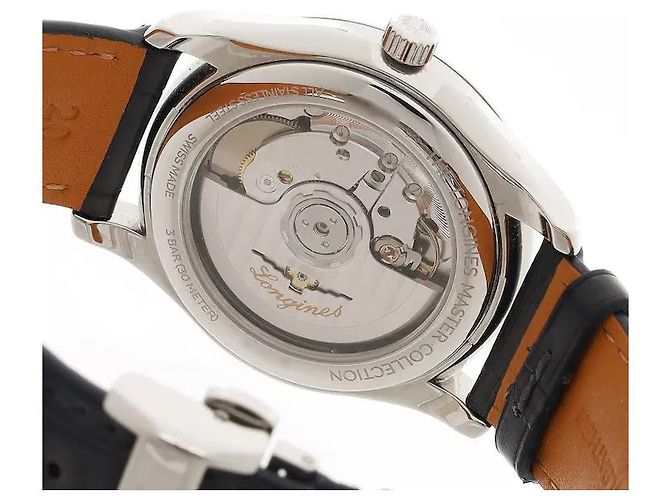 O relógio automático Longines Master Collection é uma obra-prima que comprova o know-how da relojoaria tradicional e a elegância clássica. O acabamento sofisticado do mostrador combina-se com um movimento automático estável. - vista 3