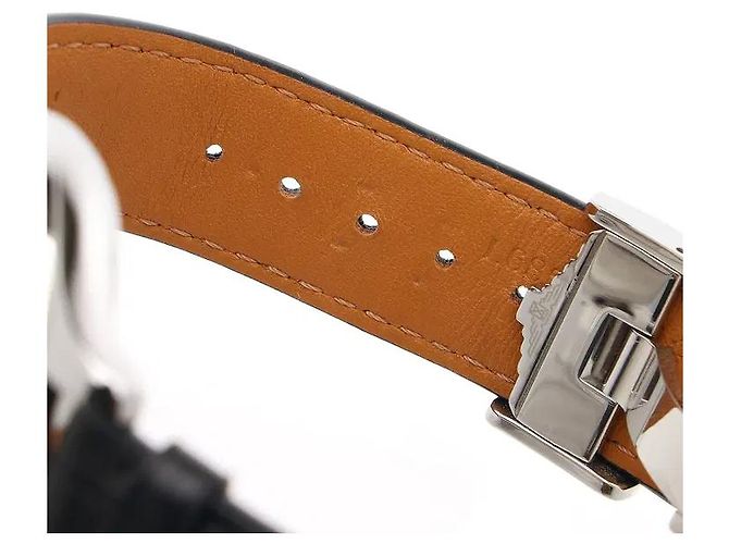 O relógio automático Longines Master Collection é uma obra-prima que comprova o know-how da relojoaria tradicional e a elegância clássica. O acabamento sofisticado do mostrador combina-se com um movimento automático estável. - vista 4