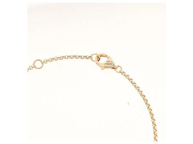A pulseira Entrelacs, com um motivo de anéis entrelaçados tridimensionais, é uma peça que capta a mestria sofisticada e a sensibilidade elegante da Cartier. Curvas de um material de ouro sofisticado Dourado - vista 4