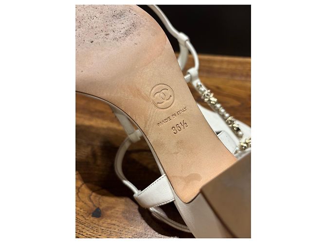 Chanel Sandalen weißes Leder Perlen CC-Logo - Ansicht 4