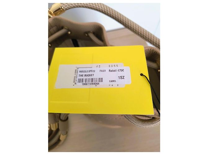 Marc Jacobs The Bucket Beuteltasche aus genarbtem Leder - Camel Kamel - Ansicht 14