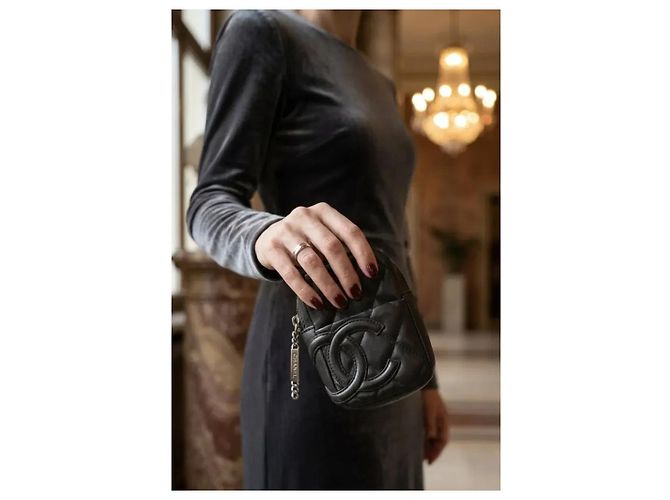 Chanel Mini Pochette in Pelle Matelassé Nera Nero - vista 2