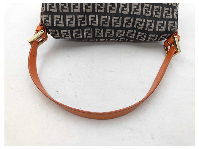 Borsa Fendi Zucchino Canvas Mamma Baguette canvas medium Cachi - vista 3