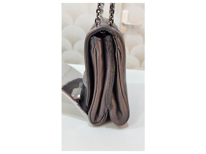 Barbara Bui Schultertasche aus Metallic-Leder Bronze - Ansicht 5