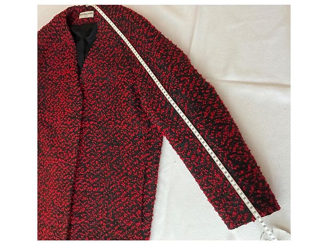 Balenciaga Abrigo de lana texturizada rojo y negro Roja - vista 9