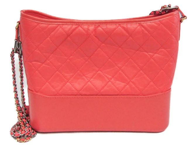 Chanel Gabrielle Hobo Matelassé in Pelle di Vitello Invecchiata Medium Rosso - vista 2