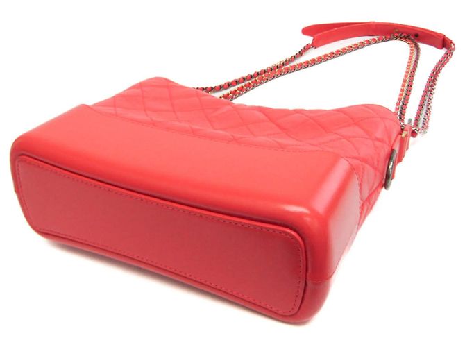 Chanel Gabrielle Hobo Matelassé in Pelle di Vitello Invecchiata Medium Rosso - vista 6