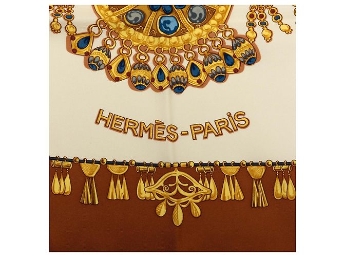 Pañuelo de seda Hermès Parures des Sables Marrón Castaño - vista 3