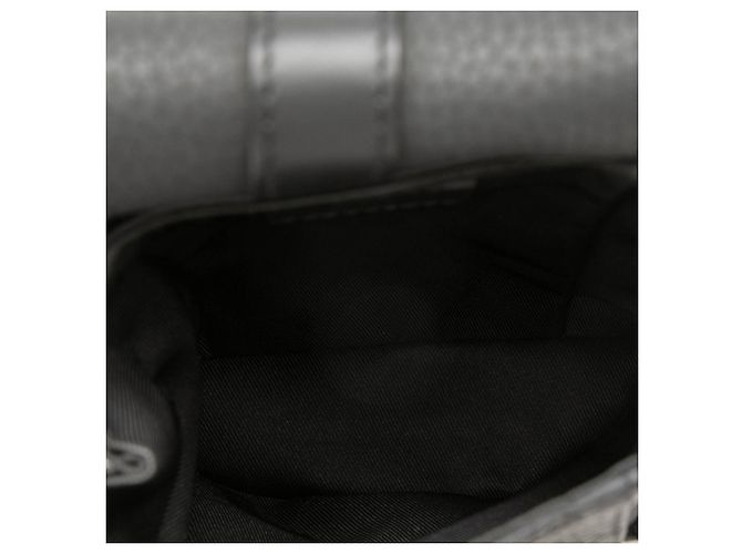 Borsa a tracolla Louis Vuitton Christopher XS in pelle Taurillon nera Nero - vista 4