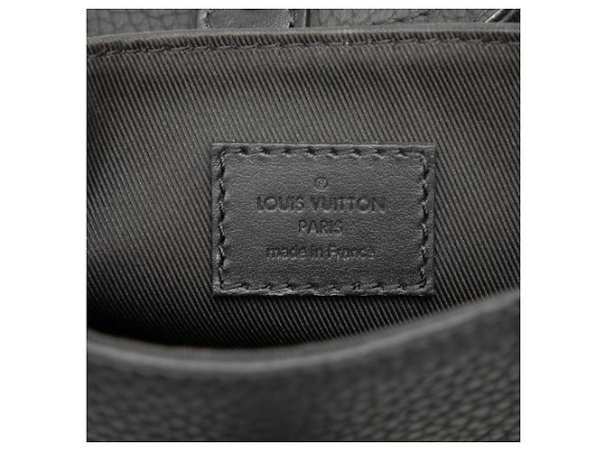 Borsa a tracolla Louis Vuitton Christopher XS in pelle Taurillon nera Nero - vista 5
