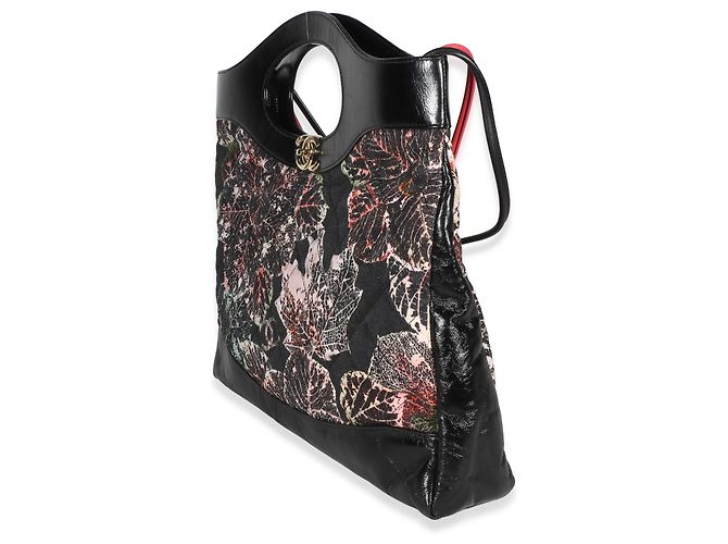 Gabrielle Borsa Shopping Large 31 Chanel in Tela Floreale Nera e Rosa e Vitello Nero Multicolore - vista 3