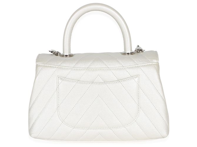 Gabrielle Chanel Mini Coco Top Handle Tasche aus Silver Chevron Caviar Leder - Ansicht 2