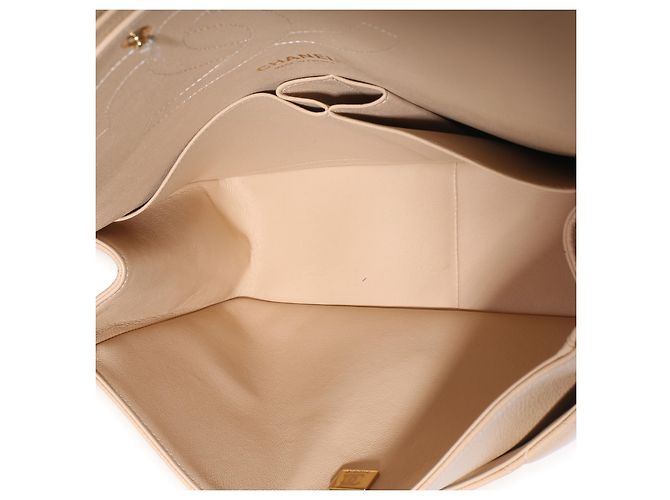 Gabrielle Borsa Chanel Jumbo Double Flap in pelle caviar matelassé beige - vista 5