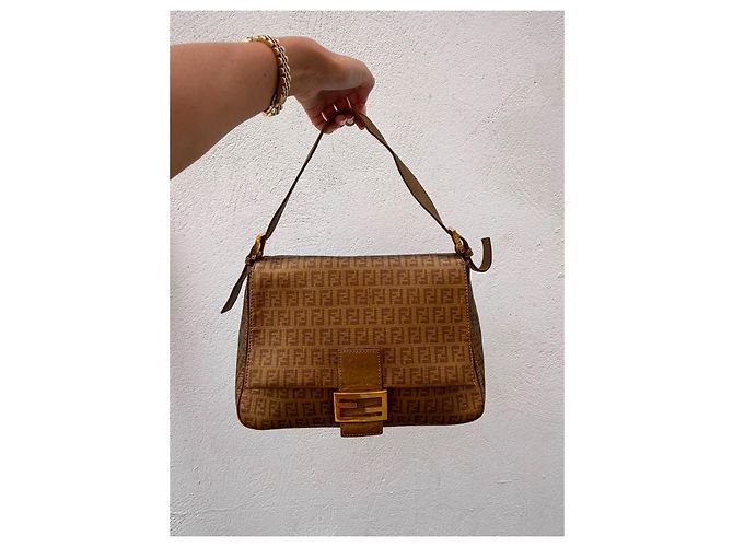 Fendi Baguette Tasche braun Monogramm Canvas Bronze Gold hardware - Ansicht 2