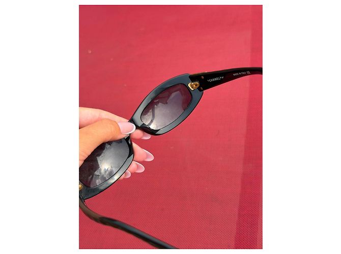 Chanel Sonnenbrille Schwarz mit orangefarbenem CC-Logo - Ansicht 10