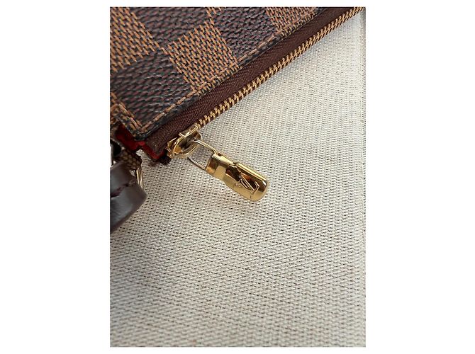 Louis Vuitton Pochette Accessoires Damier Ebene Castaño - vista 10