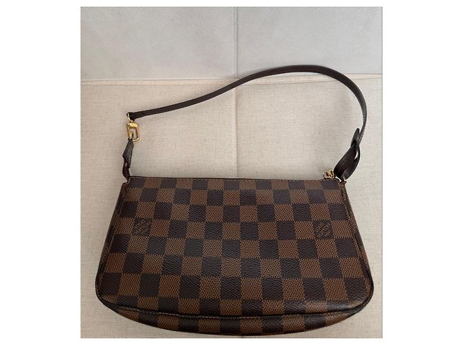 Louis Vuitton Pochette Accessoires Damier Ebene Castaño - vista 2