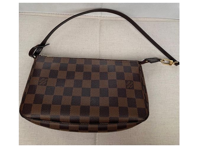 Louis Vuitton Pochette Accessoires Damier Ebene Castaño - vista 3