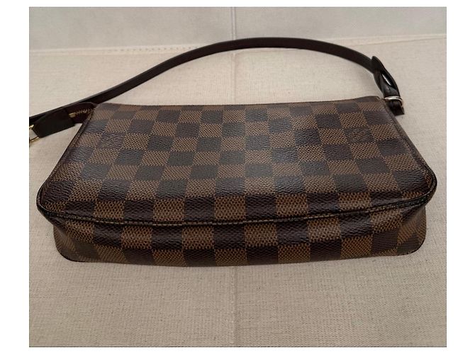 Louis Vuitton Pochette Accessoires Damier Ebene Castaño - vista 6
