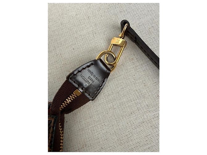 Louis Vuitton Pochette Accessoires Damier Ebene Castaño - vista 8