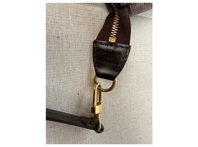 Louis Vuitton Pochette Accessoires Damier Ebene Castaño - vista 9