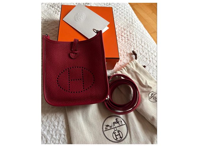 Hermès Evelyne Mini TPM Tasche in Rot - Ansicht 3