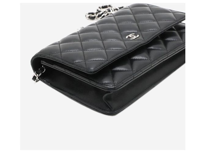 Wallet On Chain Chanel Carteira On Chain acolchoada em pele de cordeiro preta 2018 Preto - vista 4