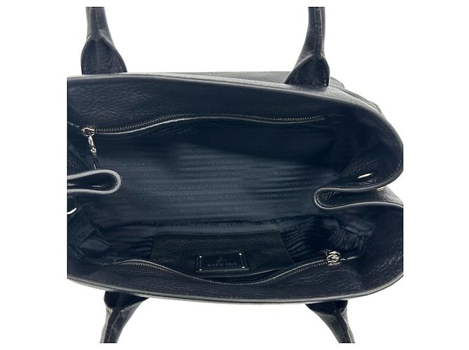 Prada Shopper-Tasche aus Vitello Daino Leder mit Dreiecks-Logo Schwarz - Ansicht 9