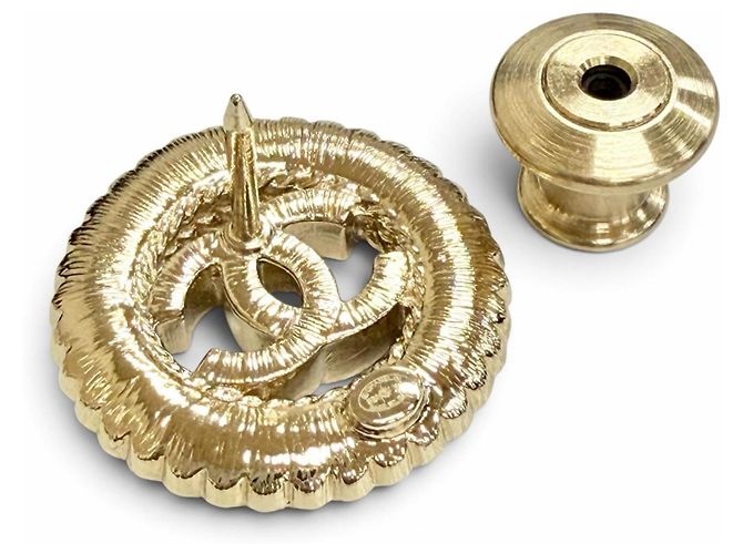 Broche Chanel B24K ABE646B Gold Dorado - vista 5