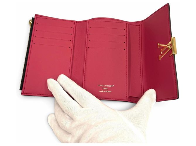 Louis Vuitton M62157 Portefeuille Capucines Compact Leather Tri-fold Wallet Negro Rosa - vista 5