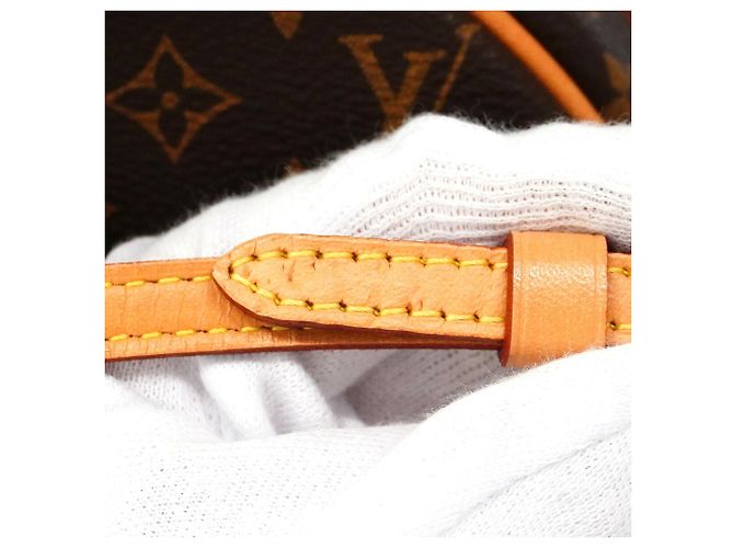 Borsa a tracolla Louis Vuitton Monogram Petite Boite Chapeau Marrone - vista 8