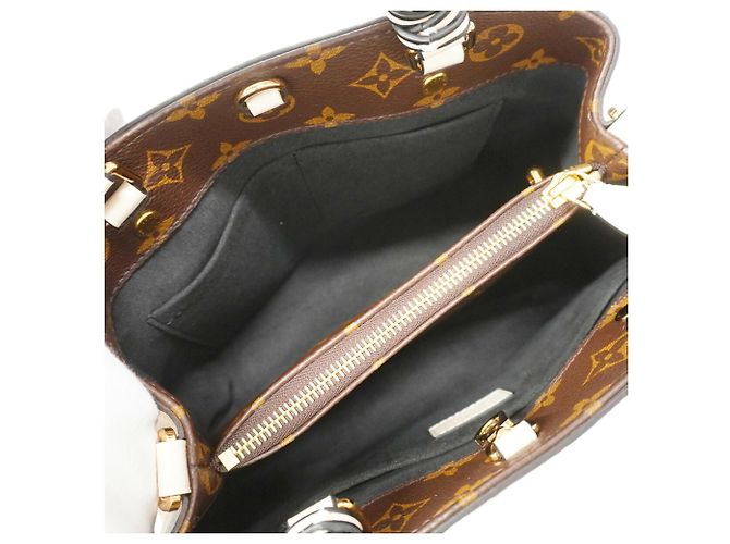 Sac à main Louis Vuitton Monogram Montaigne BB Marron - vue 4